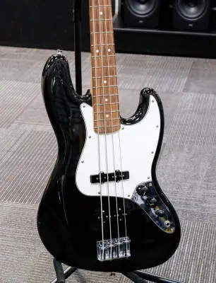 Fender - Player Jazz Bass Pau Ferro - Black
